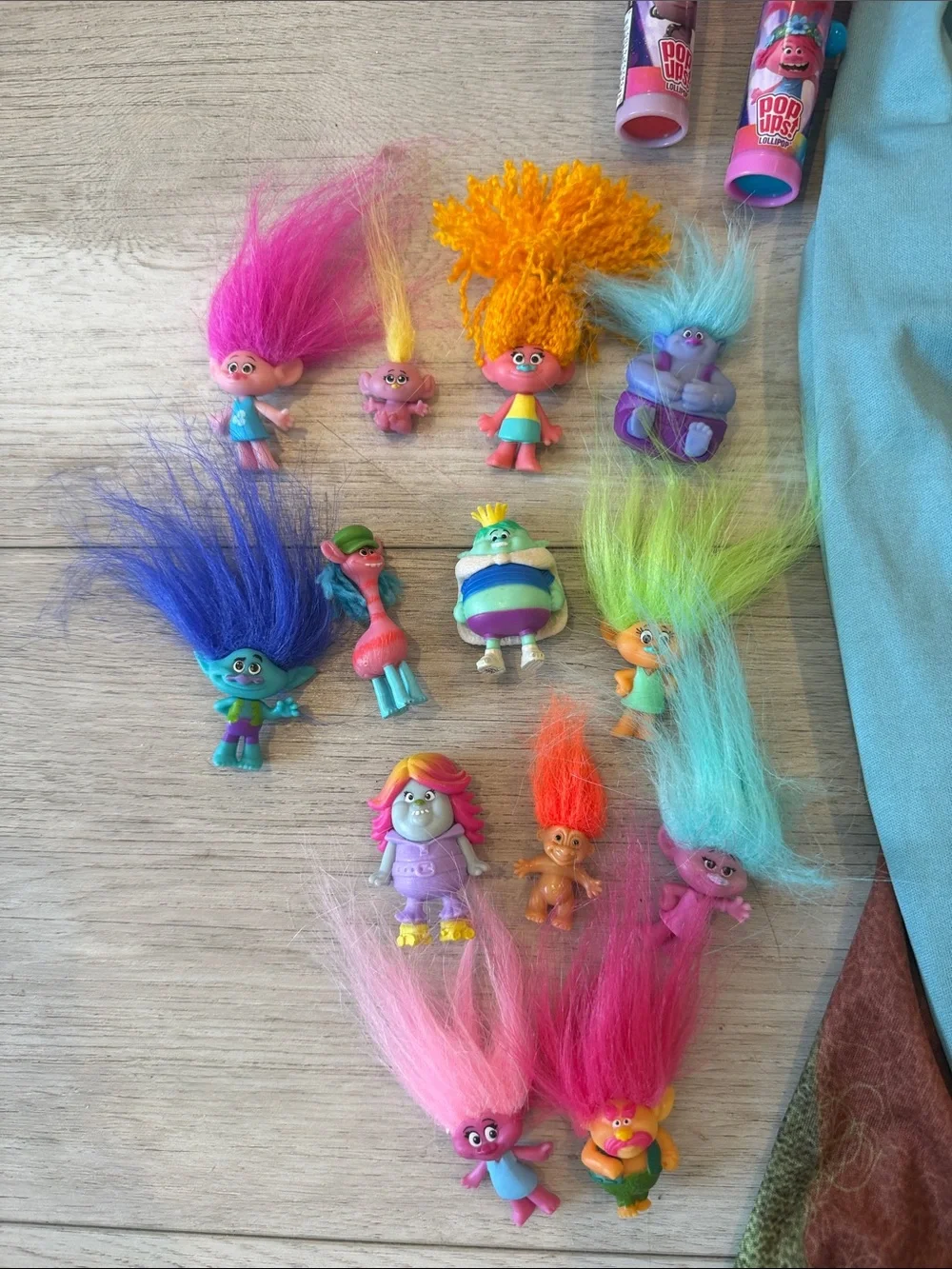 25 piece Trolls Costume Set Poppy and Branch Kids with Accessories